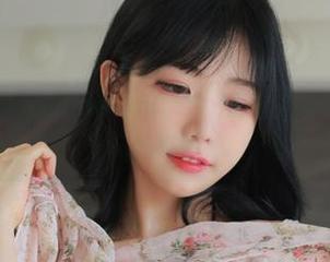 让我们一起陷入Addielyn(에디린)的壁纸剧情：原图背后的故事