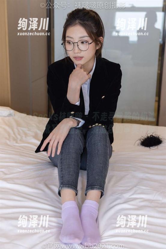 BoBoSocks袜啵啵 - 不走寻常路的奶油：高跟长靴写真图集，刺激你的审美神经