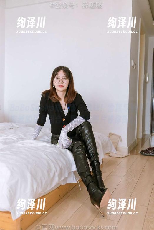 BoBoSocks袜啵啵 - 放肆！雪糕与油亮肉丝的写真组合，原图和图片等你探讨！