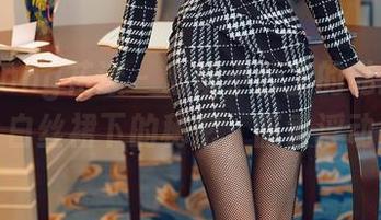 HuaYang花漾 – 心妍小公主的私拍图集：白丝裙下的秘密，暗香浮动！