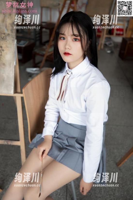 MSLASS梦丝女神-玥玥 MSLASS梦丝女神 - 网盘里的玥玥:白色丝袜空间,仿佛能感受到她的呼吸。