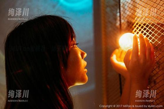 MiiTao蜜桃社 - 沐子熙V：今天的美图更新就是裤里丝，凉风吹过的感觉