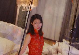 PANS – 诺诺的婚纱图册：每个细节像呼吸般真实，又恍若隔世