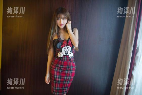 TuiGirl推女郎 - 王馨瑶的最新眼镜图包：哎呦，这眼镜里有啥魔法吗？