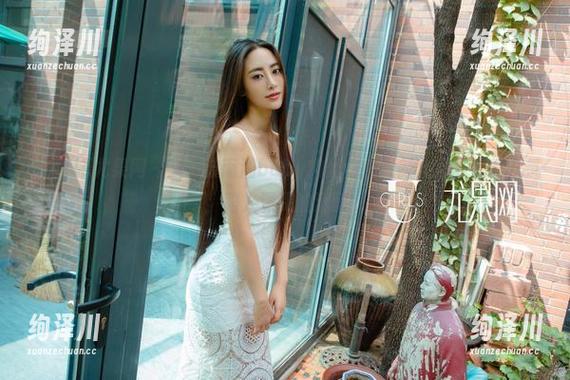 UGirls尤果网 - 又一波南湘baby肉丝作品更新，感受这份气氛，陷入深深的沉醉。