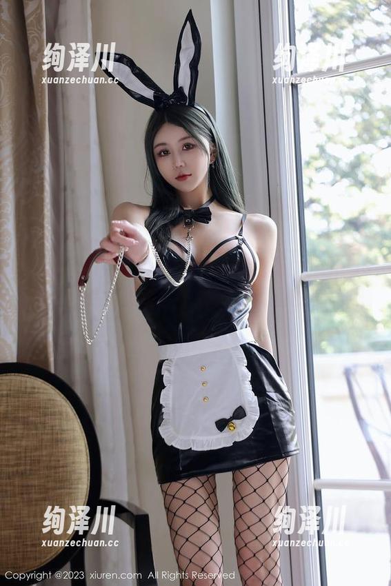 Xiuren秀人网-Elise谭晓彤 Xiuren秀人网 - Elise谭晓彤:户外与无圣光的完美结合,图片里藏着的神秘感。