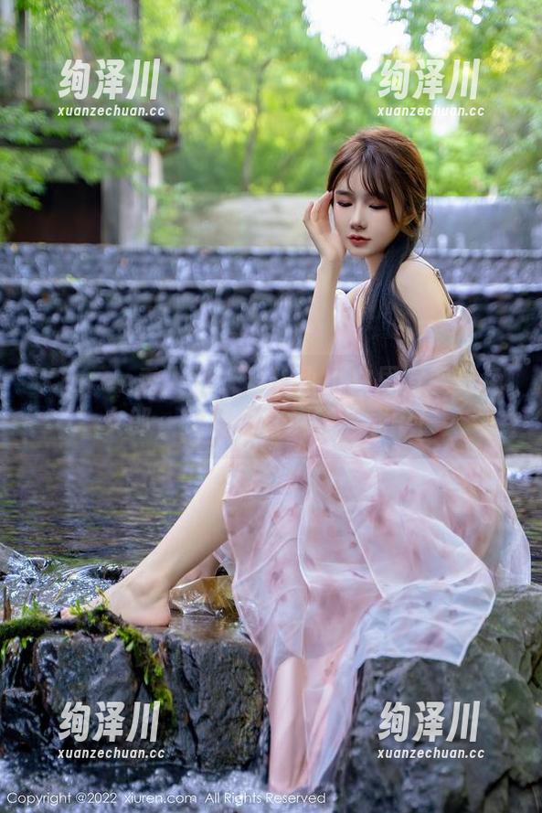 Xiuren秀人网-小小白思宜 Xiuren秀人网 - 看!小小白思宜变身兔女郎,免费图片疯狂下载中!