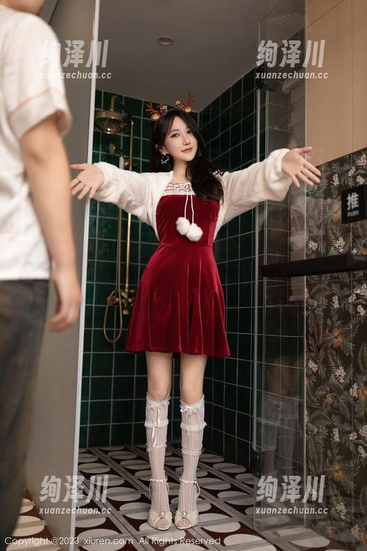 Xiuren秀人网-糯美子Mini Xiuren秀人网 - 精选糯美子Mini:蕾丝映衬下的微妙穿搭,绝对不能错过!