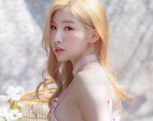 再来一波！Yebin(전예빈)的仙境花园–叶彬Vol.13，这组写真里光线太会调皮了！