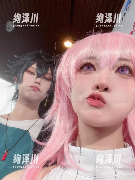 原图揭秘：Wendy女仆写真中那些无意间的优雅瞬间