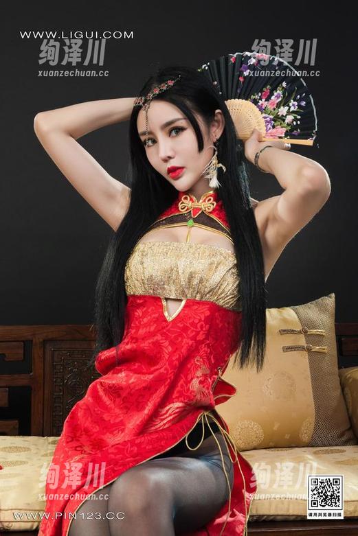 丽柜 - 在文欣的套装中，时光仿佛也慢了下来