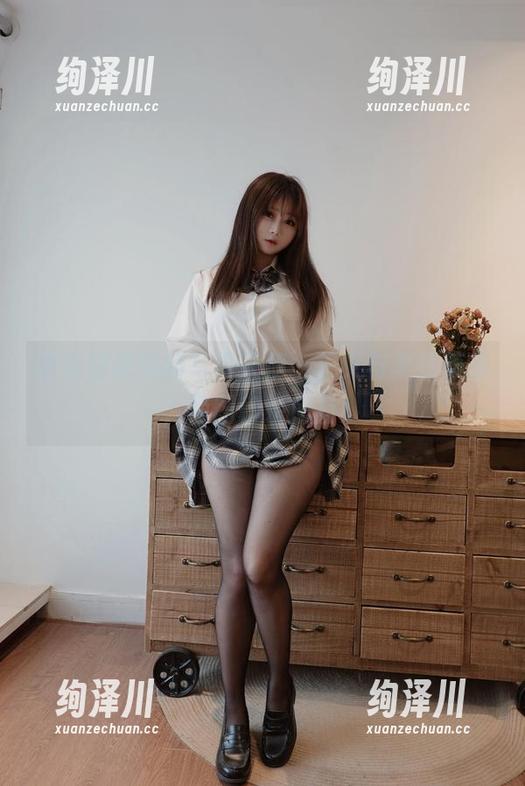 依依超级懒的写真天使，正义与美貌兼备，套图秒杀所有！