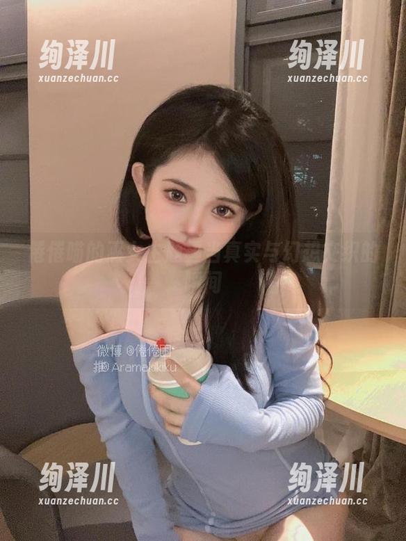 倦倦喵的巫女主题蟊当真实与幻想交织的瞬间