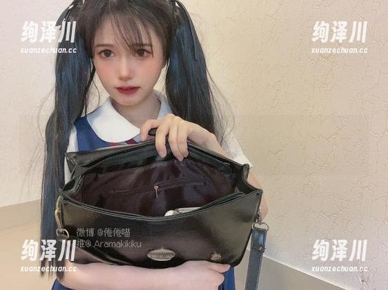 倦倦喵最新写真集：水手服养成计划——睡觉和撒娇两不误！