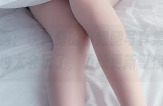 兔玩映画：铁轨旁的小细腿写真集，啧，这光线也太会玩了，最新更新等你发现！