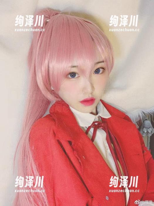 嘎潼女孩最新图集：在阳光下漫步，仿佛时间也停下来啦！