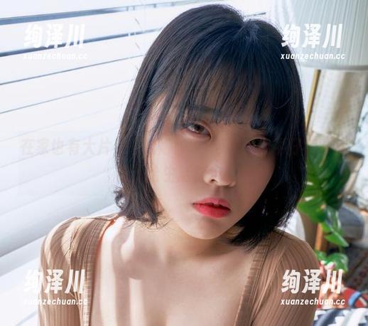 在家也有大片，宋哈娜(송하나)的破洞牛仔裤图库资源给生活加点料！