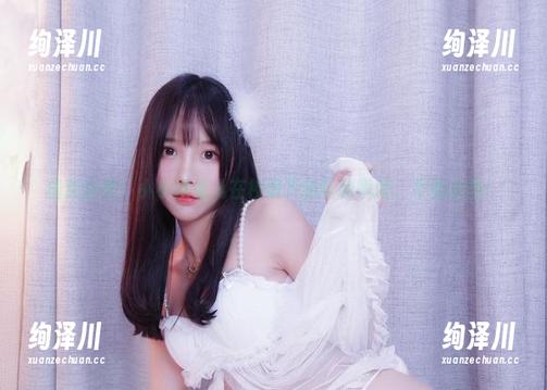 最新分享：小小奶瓶儿在校服下的萌动瞬间，不看后悔！