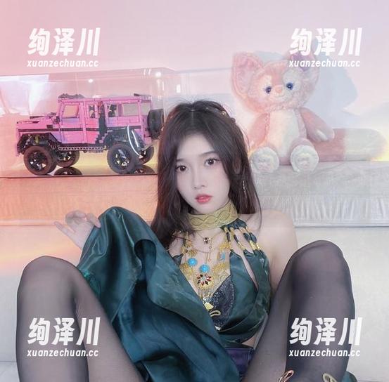 小小奶瓶儿的双马尾制服写真带你走进奇幻师生世界，图集里剧情升级！