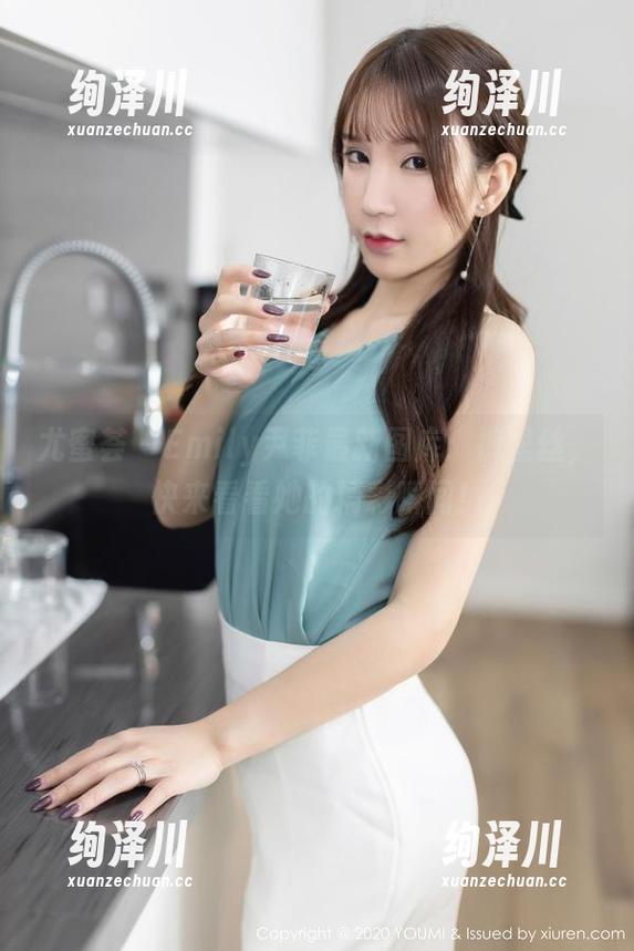 尤蜜荟 - Emily尹菲最新图库：裤里丝，快来看看她的精彩瞬间！