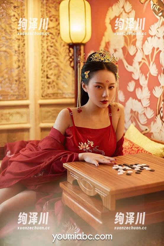 尤蜜荟 - 作品中的小热巴：波兰女骑士，你们的骑士与众不同！