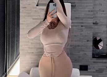 微密圈 – 希希Gina的温柔世界：免费写真下载，照亮你的小生活
