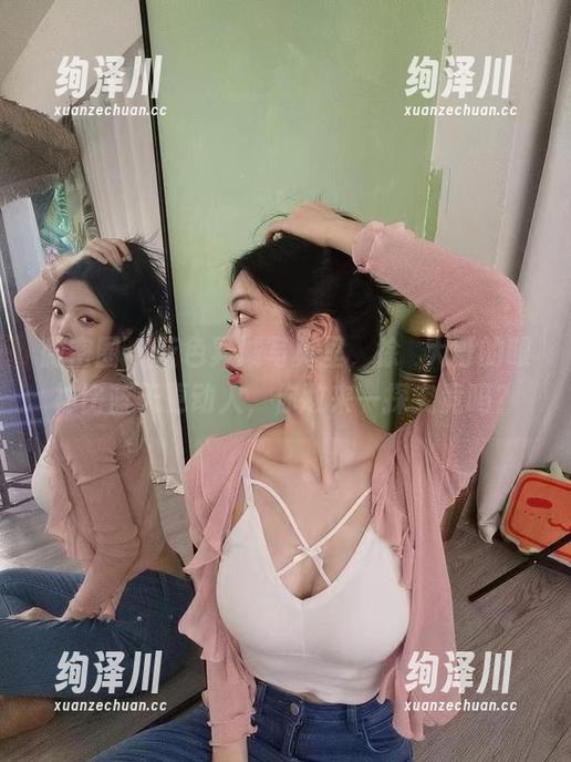 微密圈 - 蓝色异域写真里，徐珺大哥的眼神比蓝天更动人，你敢来一探究竟吗？