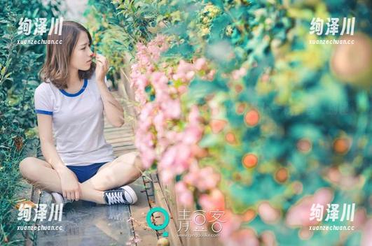 推女神-沫晓伊 推女神 - 沫晓伊的黑白私拍:套图极简风格,让你一秒学会‘别碰我的心’!
