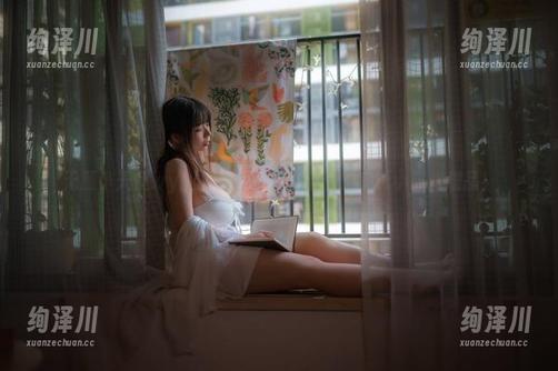 无颜小天使wy的免费美图传送带，快来抓小黄鸡赠品！
