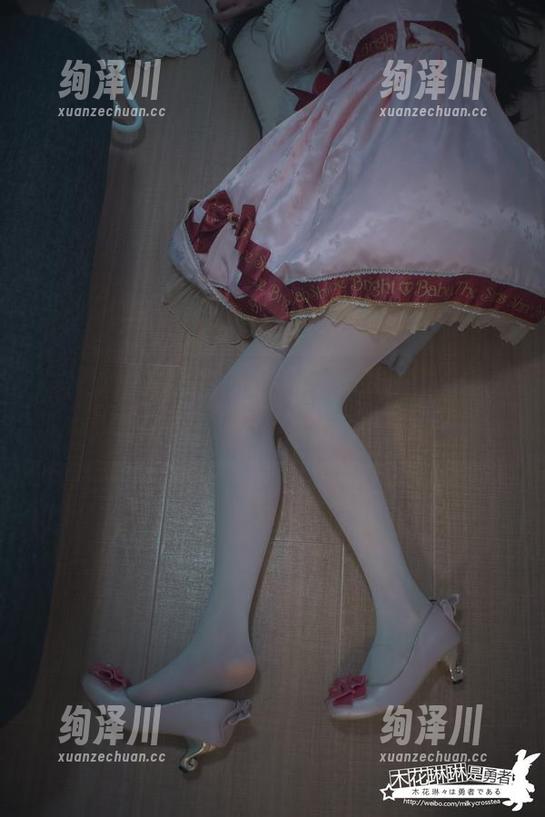 木花琳琳是勇者 木花琳琳是勇者的水手服作品集,整个人都感觉到了一种清新的气息。