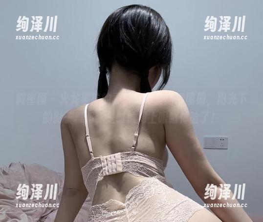 火龙果羊 微密圈 - 火龙果羊的夏日幻影:高清图册,阳光下的影子舞蹈,是时候闭上眼睛体验了!
