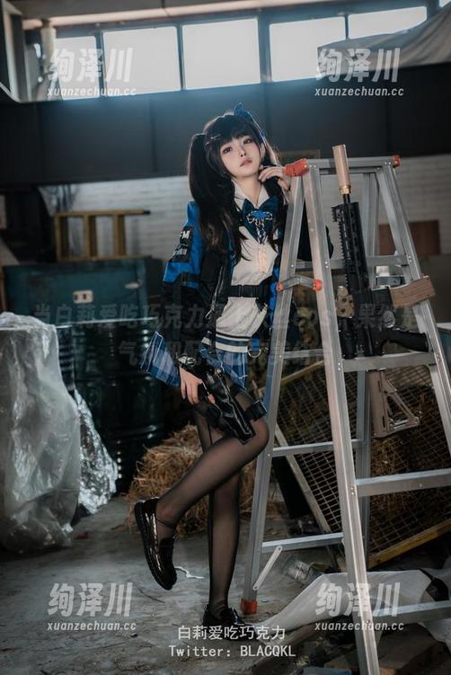 当白莉爱吃巧克力遇上灰丝cos，果然是气氛和配合的完美结合