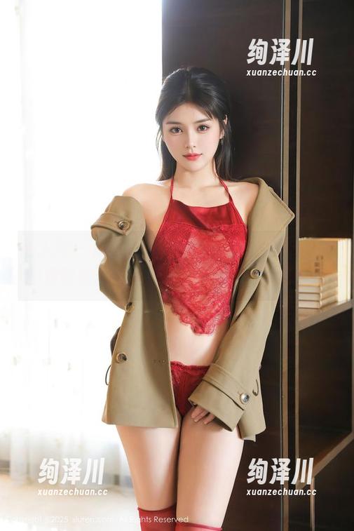 秀人网-伊小七MoMo 秀人网 - 别再low了,看看伊小七MoMo的定制校服图集,你会觉得自己很out!