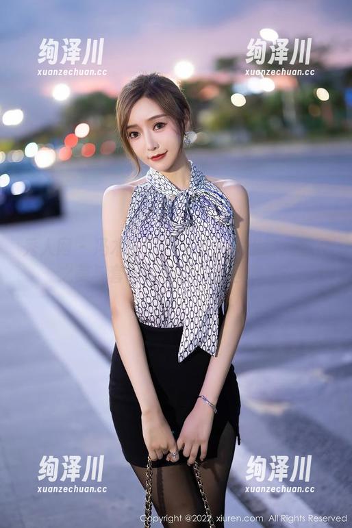 秀人网-冯木木 秀人网 - 冯木木的比基尼全力出击:原图之美与套图的精致,你选哪个?