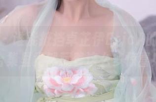 秀人网 – 谁能抵挡卓芷伊EricA的自拍？合集里竟然藏着这么多惊喜！