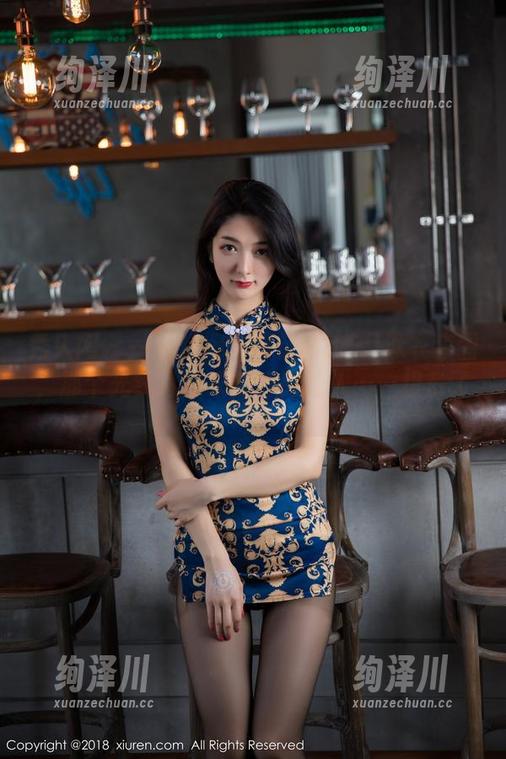 秀人网 - 一组难得的葛征Model泳衣套图，那个光线透过来的方向让人……想多了。