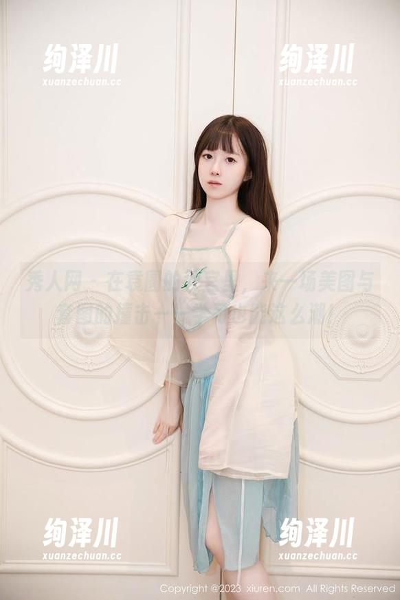 秀人网 - 在袁圆的教室里，来一场美图与套图的撞击——学习也能这么潮！