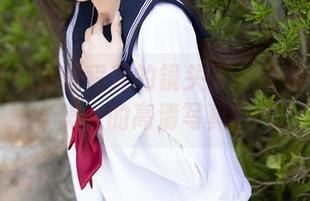 语画界 – 在程程程的镜头下：皮裙与娇柔美女的高清写真！