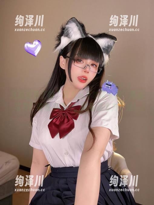 这就是真正的“阿九从不咕咕女神”高清写真！瞧瞧那眼神，简直是电力十足！