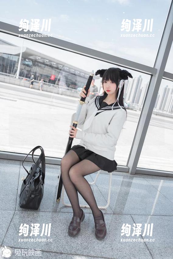 一窥雪琪SAMA的女仆魅力：对镜写真照片合集！