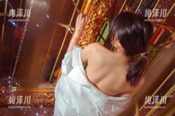 死库水中的定制幻想：青水百合子的调皮实验
