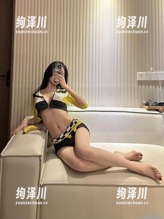 微密圈 - 黎允熙baby的高跟鞋，像是点燃我内心的小火苗，翻到每一页写真集我都想尖叫！