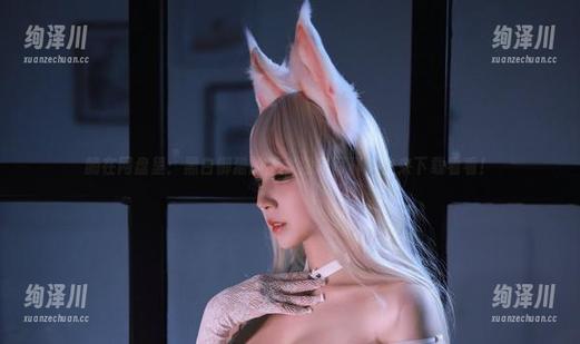 躺在网盘里：黑白御猫的皮衣独家写真，快来下载看看！